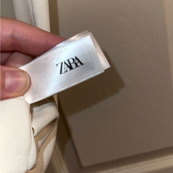 Zara White Short Knit Dress with Black Bows - Picture 9 of 9